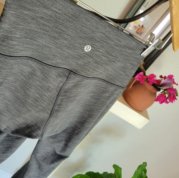 LULULEMON Heather Graphite Gray Leggings - Picture 2 of 13